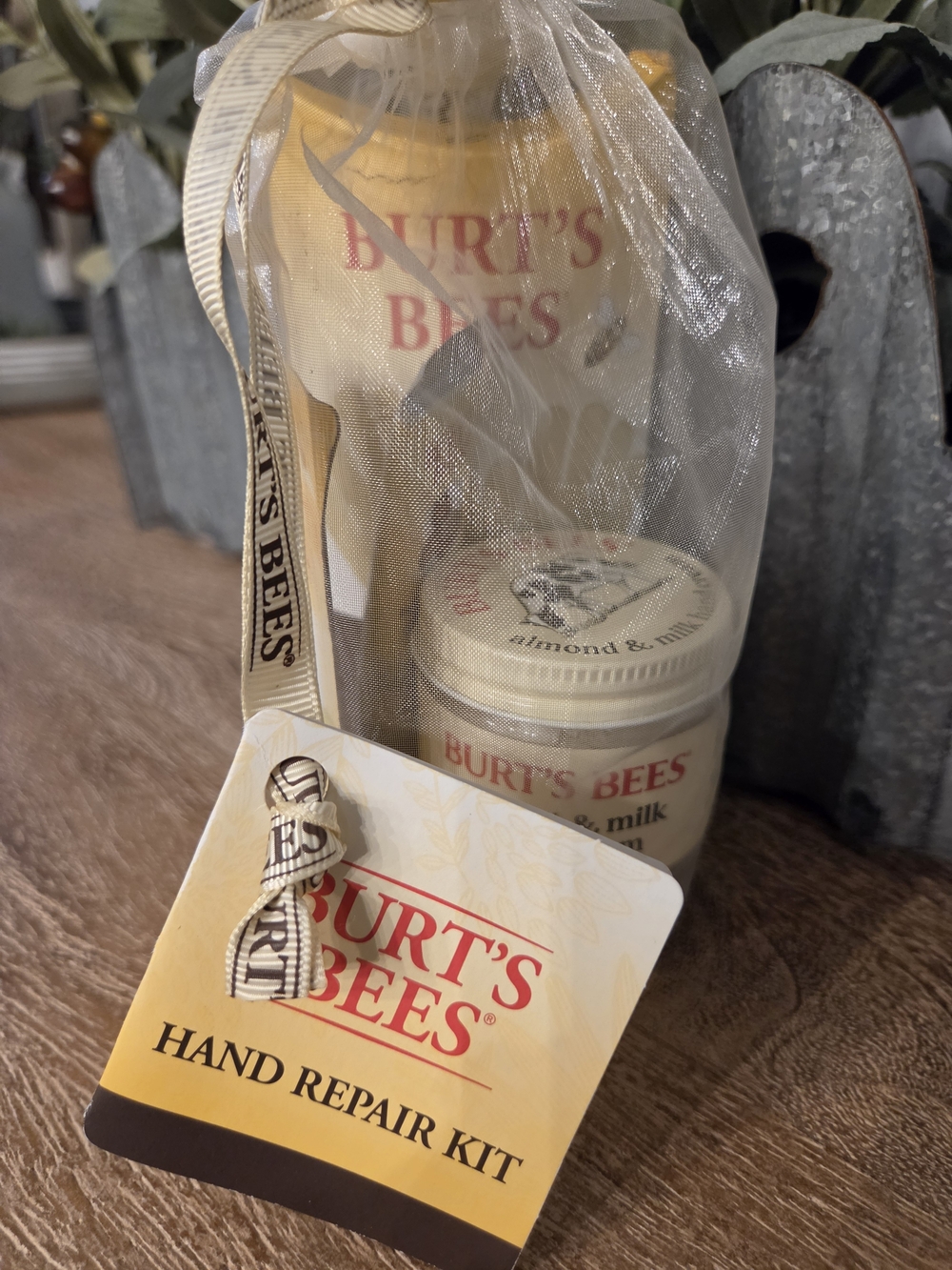 Burt's Bees Hand Repair Kit - Cream & Yellow